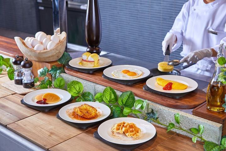 Dining 43 of 58
