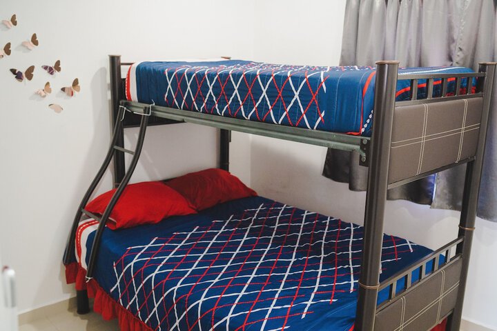 Room 5 of 99