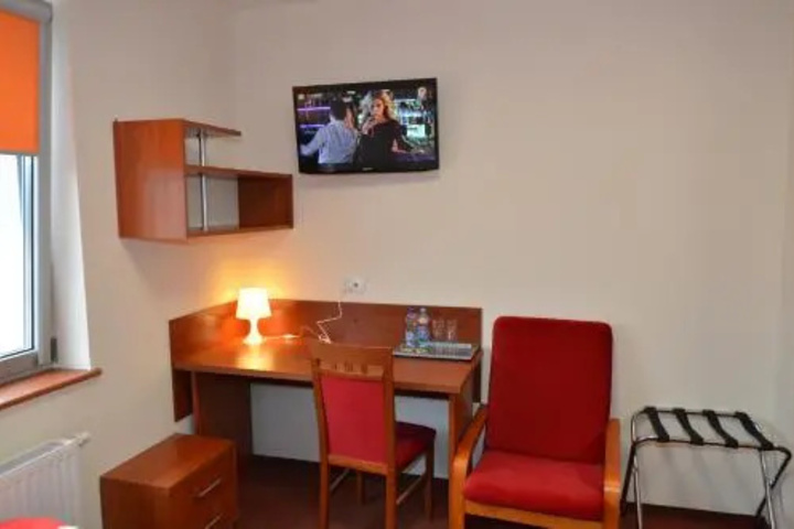 Room 3 of 11