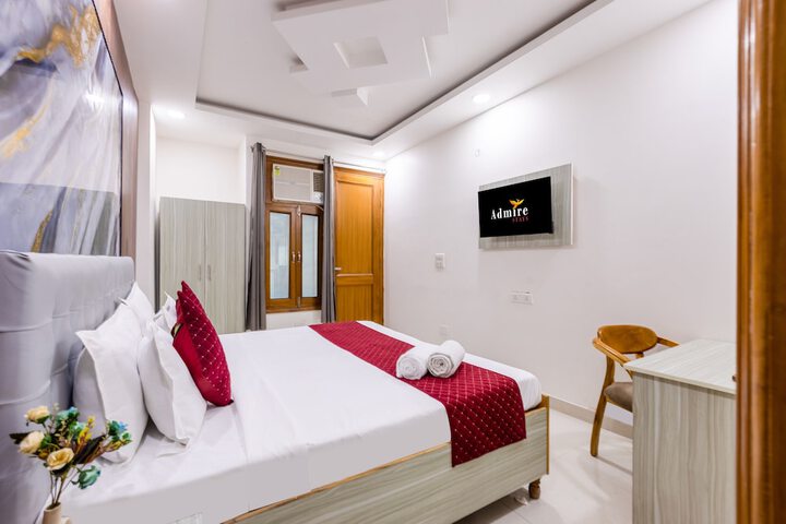 Room 8 of 34