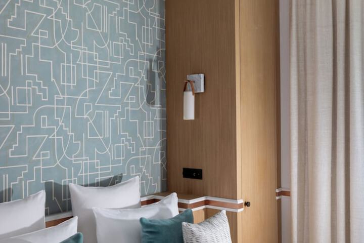 Room 12 of 65