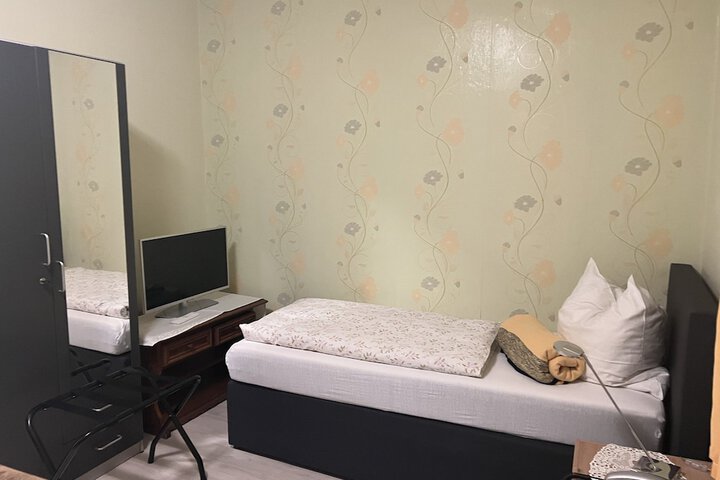 Room 4 of 69