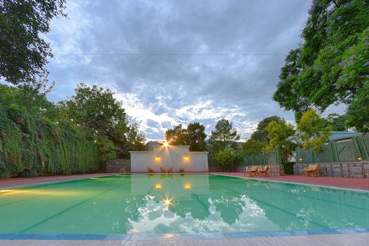 Pool 14 of 39