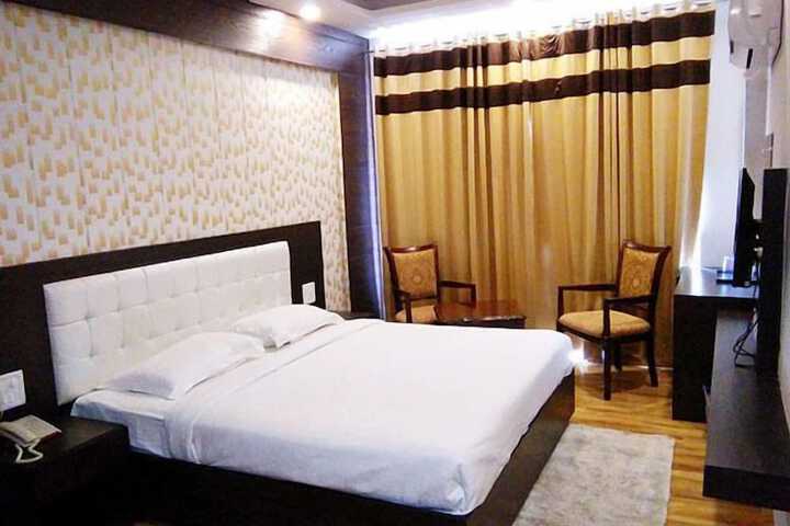 Room 10 of 46