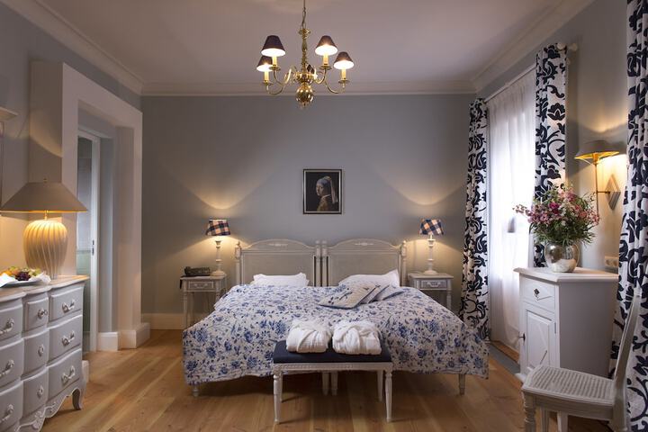 Room 4 of 31