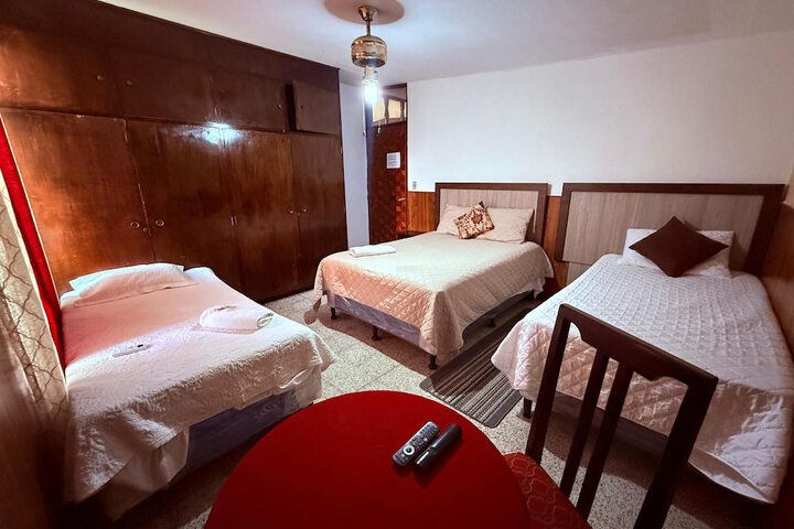 Room 4 of 7