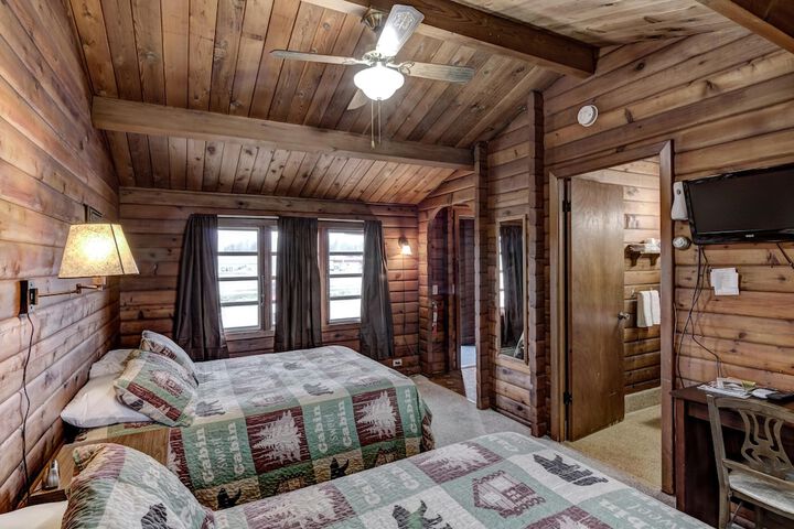 Room 4 of 17