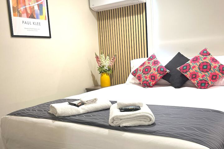 Room 14 of 104