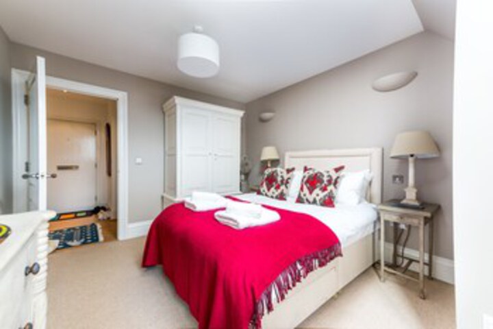 Room 6 of 20