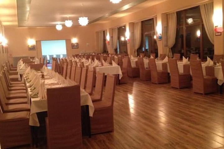 Ballroom/Hall 23 of 36