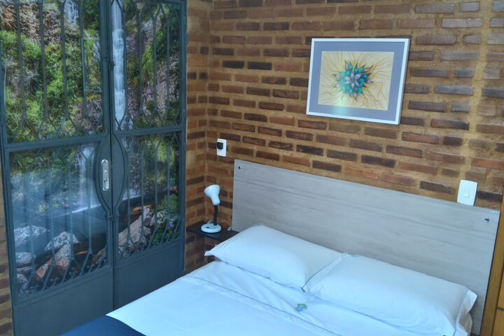 Room 3 of 25