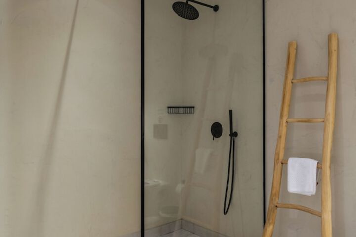 Room 121 of 138