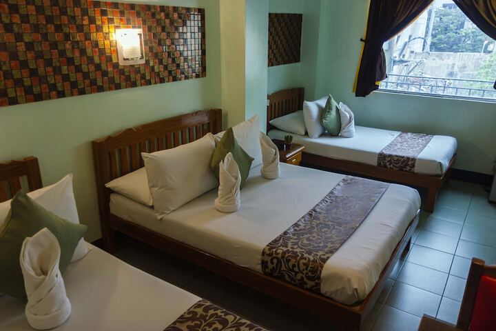 Room 2 of 34