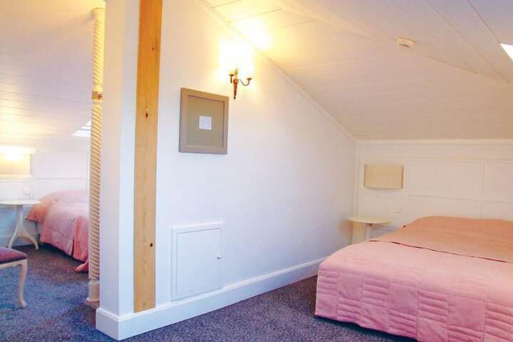Room 7 of 63