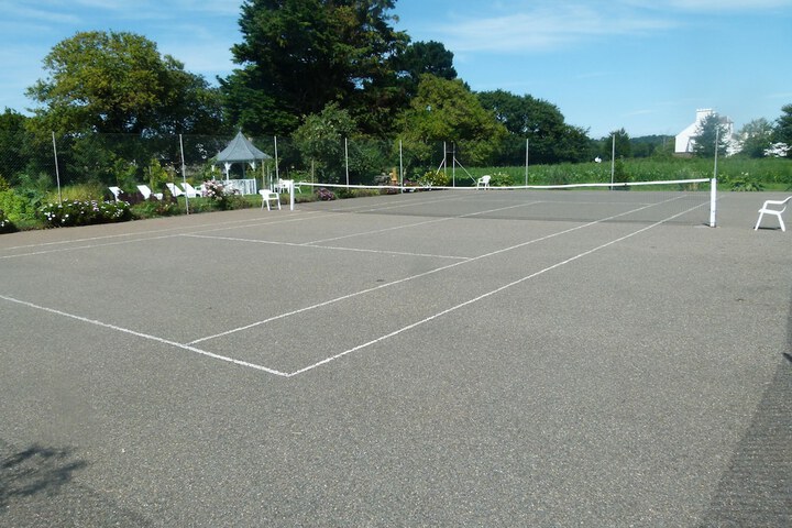 Tennis court
