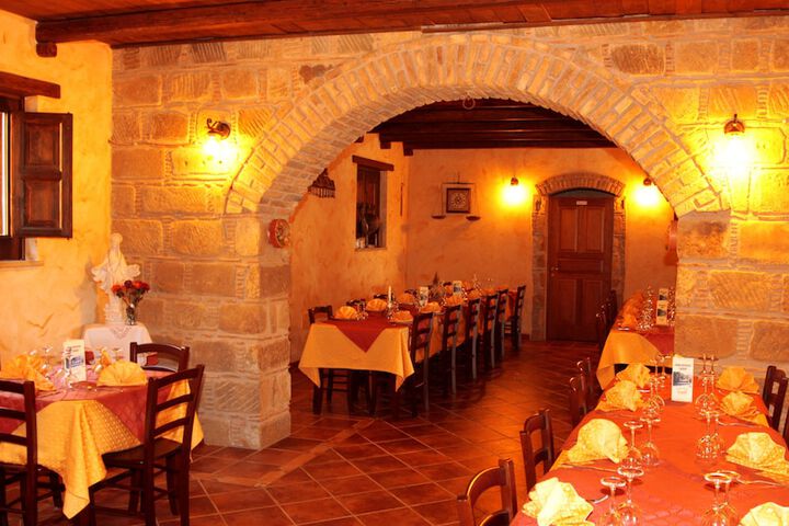 Dining 66 of 131