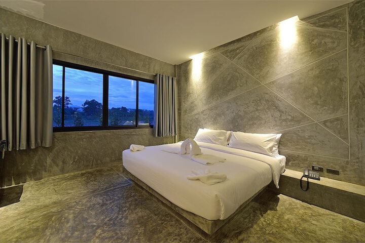 Room 3 of 16