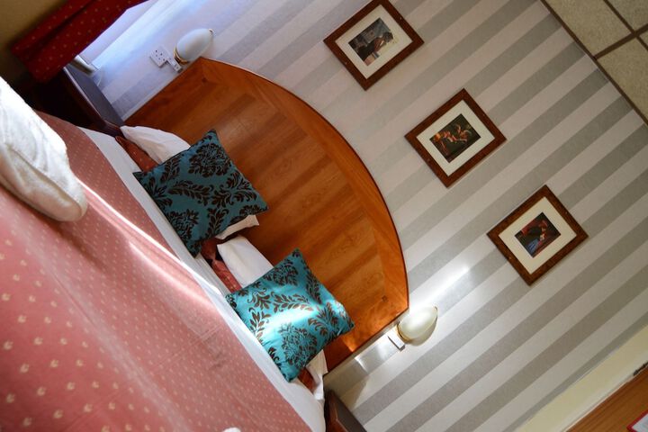 Room 3 of 61