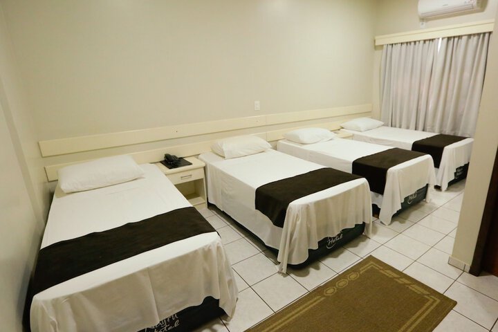 Room 3 of 40
