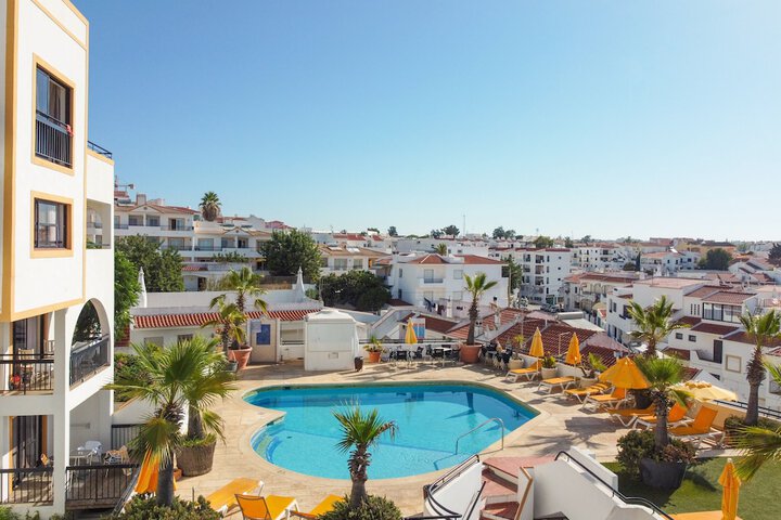 Hotel with Pool