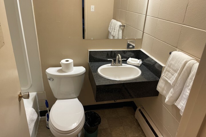 Room 5 of 47