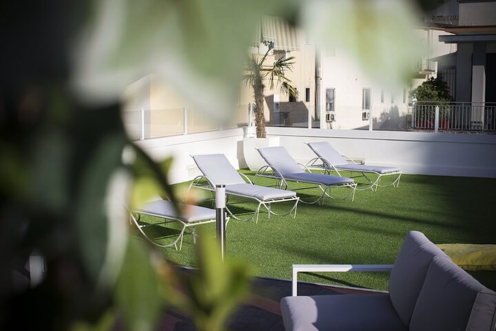 Sundeck 43 of 44