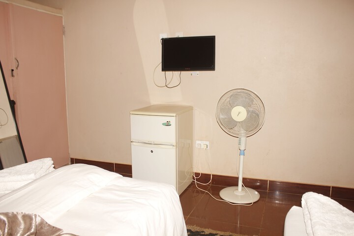 Room 4 of 21