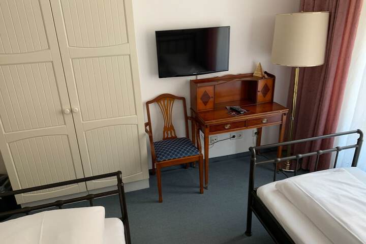 Room 27 of 54