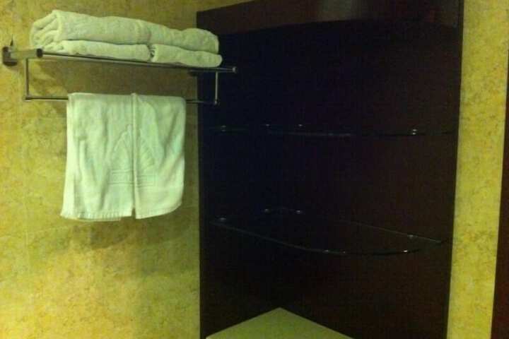 Room 29 of 34