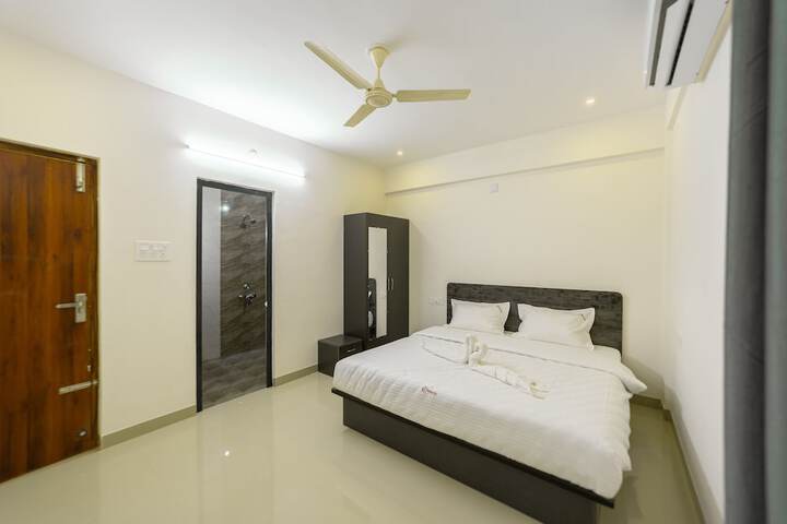 Room 2 of 17
