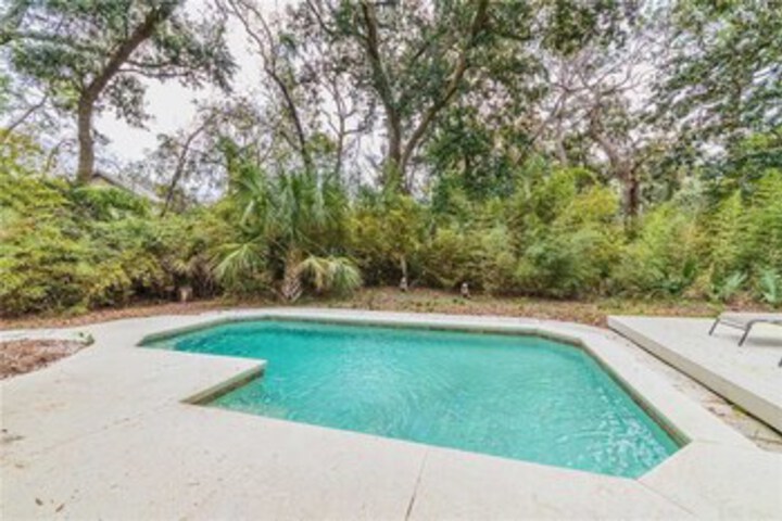 Pool 17 of 31