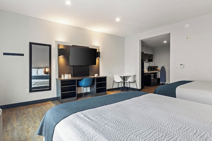 Room 14 of 37
