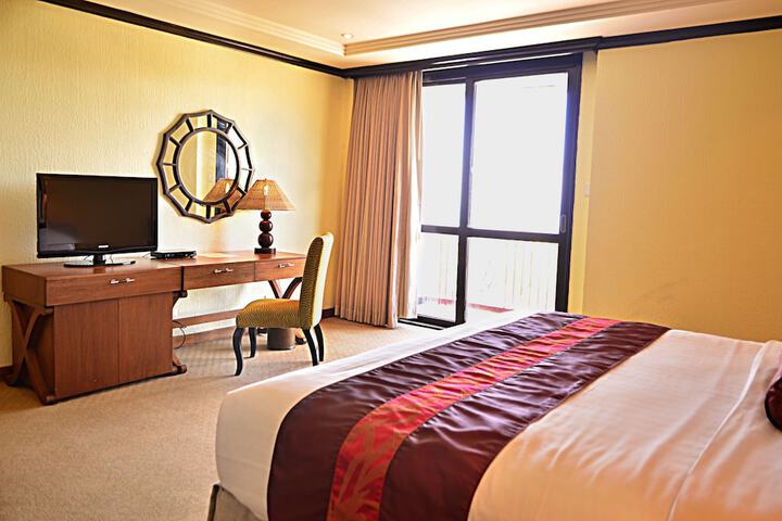 Room 4 of 75