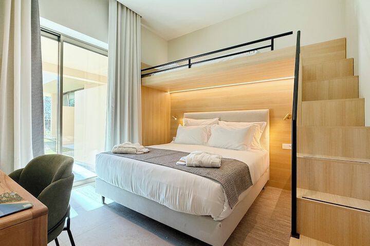 Room 34 of 118