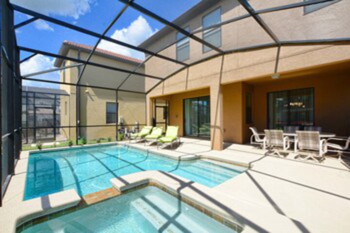Solterra 6 Bedroom House w Pool - 7032SR