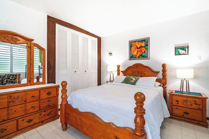 Room 5 of 48