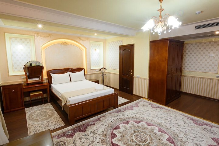 Room 14 of 34