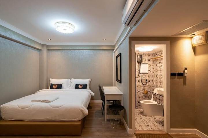 Room 14 of 40