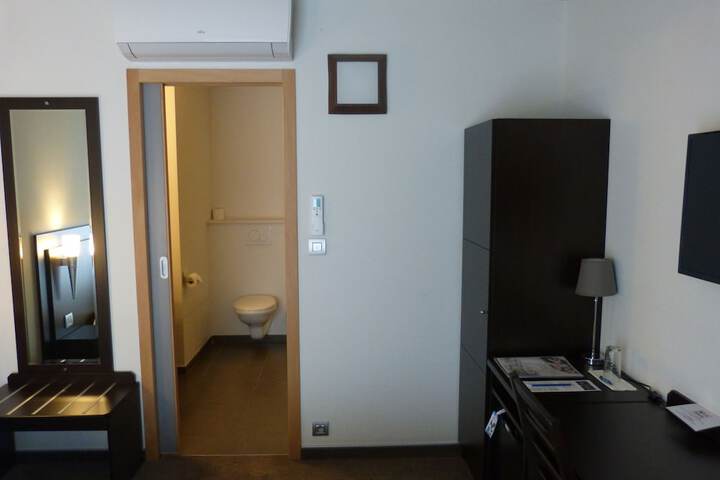 Room 21 of 55