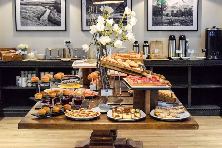 Breakfast/Coffee Service 52 of 74