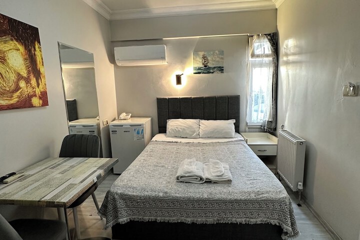 Room 5 of 23