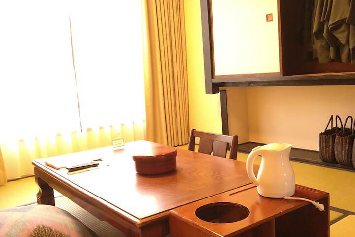 Room 15 of 44