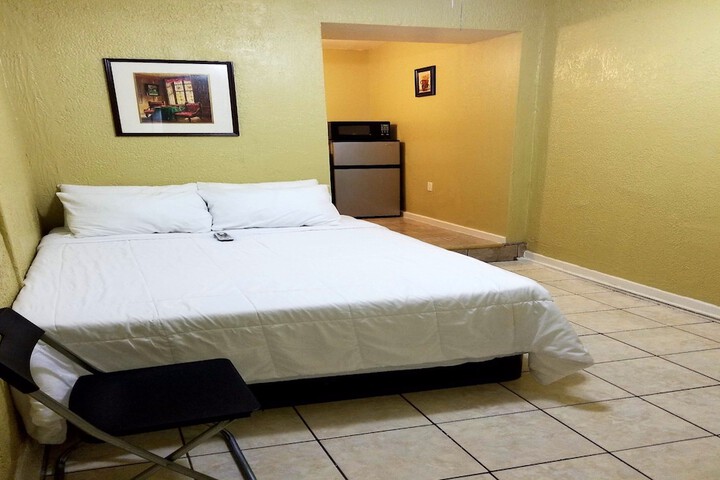 Room 34 of 66