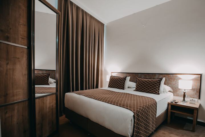 Room 15 of 60