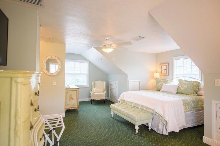 Hotel Interior 249 of 286