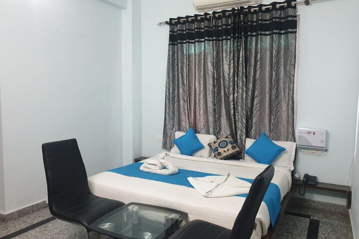Room 6 of 25