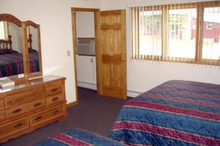 Room 18 of 102