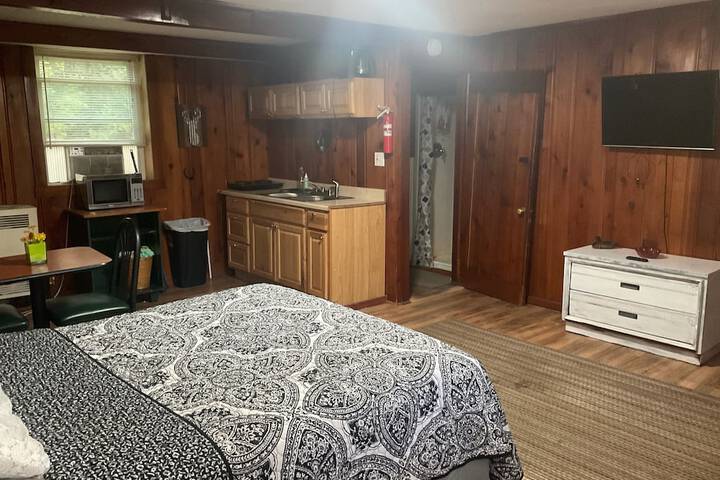 Room 8 of 25