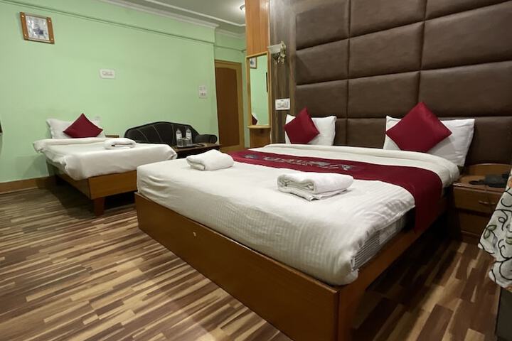 Room 13 of 38