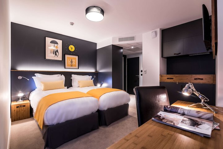Room 43 of 68